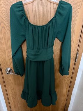 NWT Dokotoo Green Long Sleeve Waist-Detail Women’s Dress Size XS